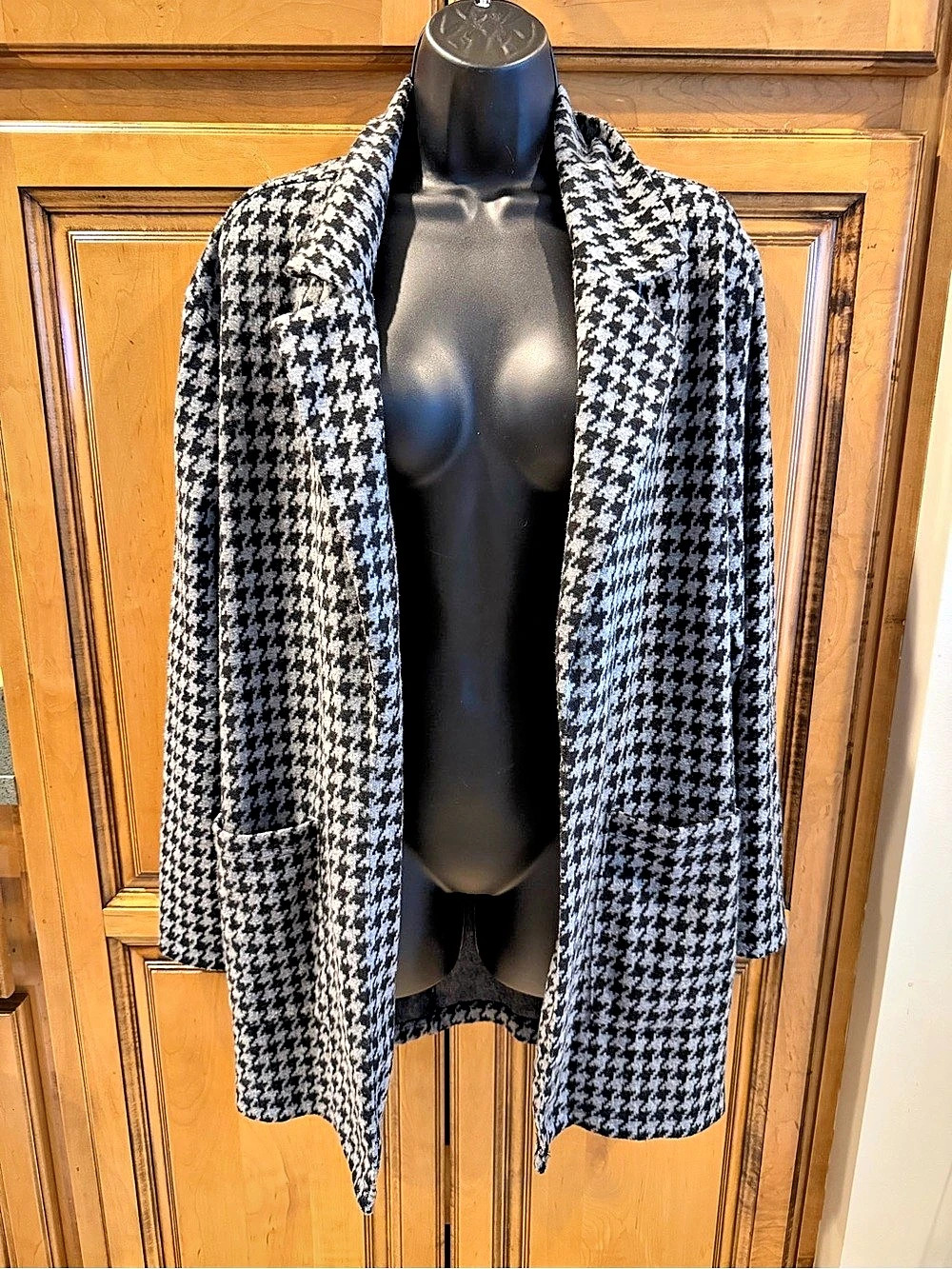DICTIONARY Houndstooth Open Front Cardigan in Black & White Like New